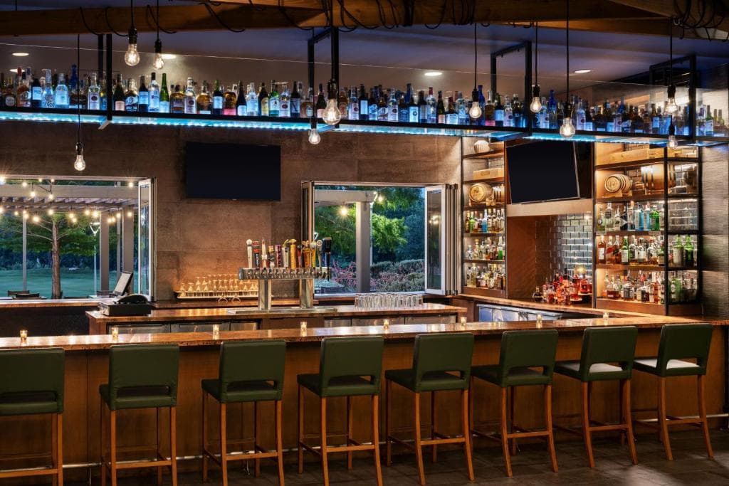 The Jackdaw bar, open to the course