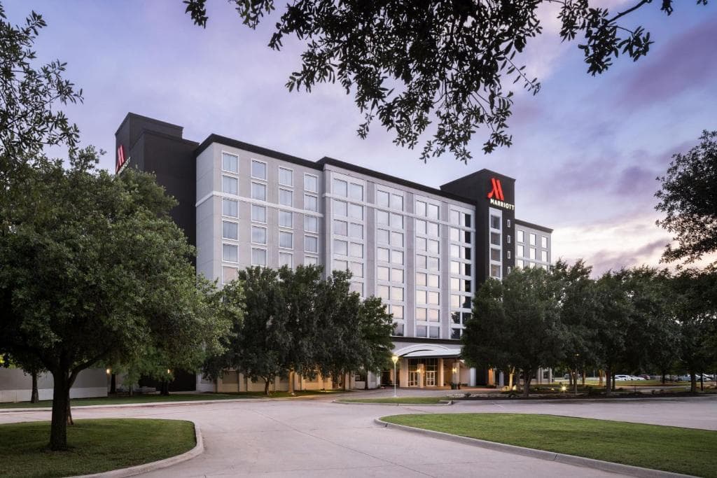 Dallas/Fort Worth Marriott Hotel and Golf Club at Champions Circle at dusk